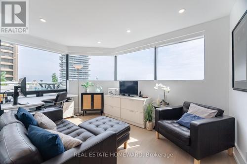 Den/home office - Ph2 - 10 Queens Quay W, Toronto, ON - Indoor