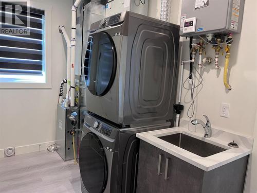 278 Bentgrass Avenue, Oliver, BC - Indoor Photo Showing Laundry Room