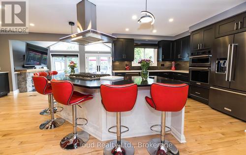 Granite Counters - 2183 Sandringham Drive, Burlington, ON - Indoor