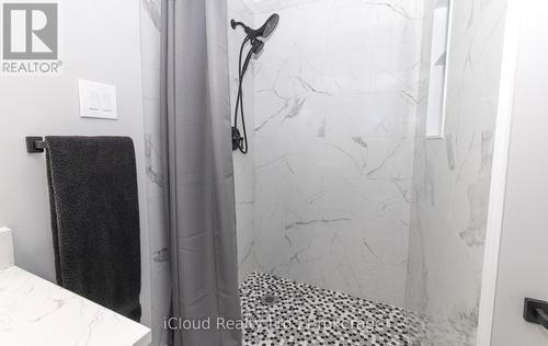 2183 Sandringham Drive, Burlington, ON - Indoor