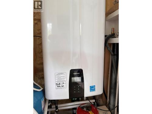 water tank - 2715 3B Highway, Rossland, BC 