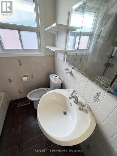 7 Dunlop Avenue, Toronto, ON - Indoor Photo Showing Bathroom