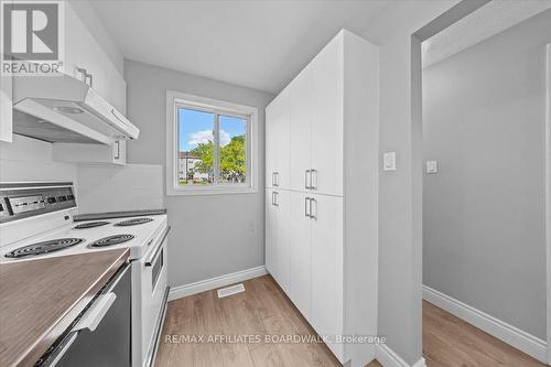 6482 Bilberry Drive, Ottawa, ON - Indoor Photo Showing Kitchen
