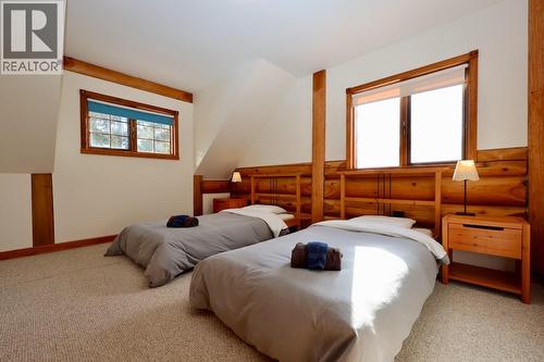 1445 Black Bear Drive, Golden, BC - Indoor Photo Showing Bedroom