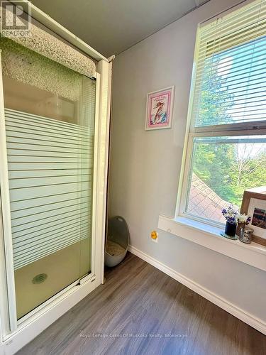 Bright bathroom in upper unit. - 4 Duncan Street E, Huntsville (Chaffey), ON - Indoor Photo Showing Other Room