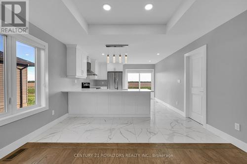 802 Keil Drive, Chatham-Kent, ON - Indoor Photo Showing Kitchen