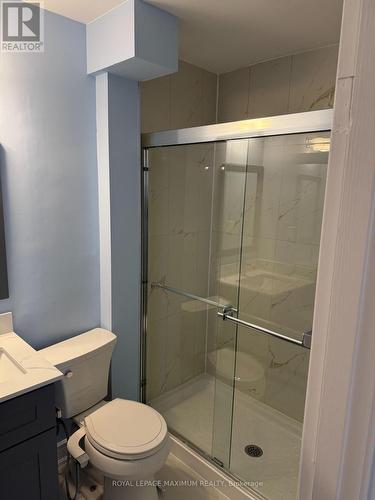 Upper - 5 Lawrence Crescent, Brampton, ON - Indoor Photo Showing Bathroom