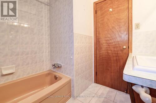 1320 Northmount Avenue, Mississauga, ON - Indoor Photo Showing Bathroom