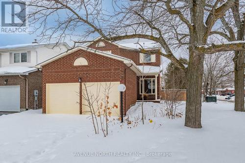 2 CHICKASAW CRESCENT  Ottawa, ON K2M 1M3