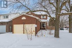 2 CHICKASAW CRESCENT  Ottawa, ON K2M 1M3