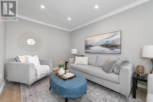 2 Chickasaw Crescent, Ottawa, ON - Indoor Photo Showing Living Room