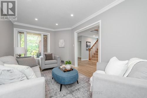 2 Chickasaw Crescent, Ottawa, ON - Indoor Photo Showing Living Room