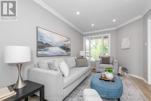 2 Chickasaw Crescent, Ottawa, ON - Indoor Photo Showing Living Room