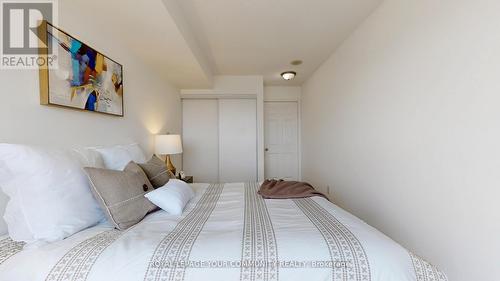 1005 - 185 Oneida Crescent, Richmond Hill, ON - Indoor Photo Showing Bedroom