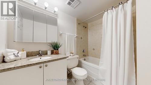 1005 - 185 Oneida Crescent, Richmond Hill, ON - Indoor Photo Showing Bathroom