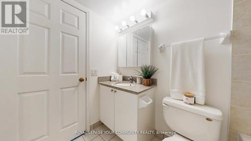 1005 - 185 Oneida Crescent, Richmond Hill, ON - Indoor Photo Showing Bathroom