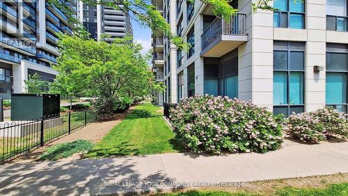 1005 - 185 Oneida Crescent, Richmond Hill, ON - Outdoor With Balcony