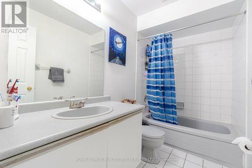 10 Mullis Crescent, Brampton, ON - Indoor Photo Showing Bathroom