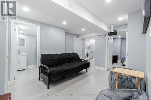 10 Mullis Crescent, Brampton, ON - Indoor