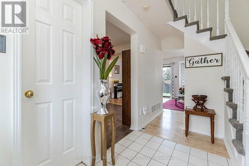 10 Mullis Crescent, Brampton, ON - Indoor Photo Showing Other Room