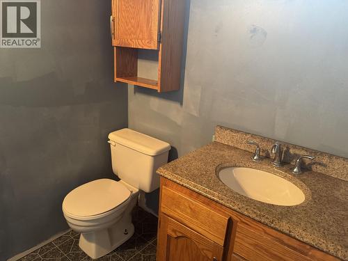 417 Centennial Drive, Mackenzie, BC - Indoor Photo Showing Bathroom