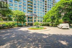 1105 - 238 DORIS AVENUE  Toronto, ON M2N 6W1