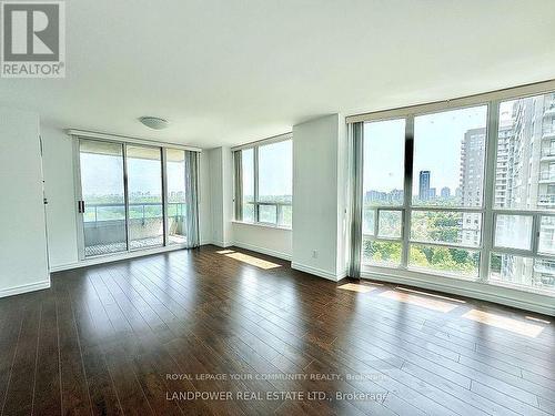 1105 - 238 Doris Avenue, Toronto, ON - Indoor