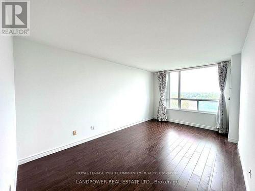 1105 - 238 Doris Avenue, Toronto, ON - Indoor Photo Showing Other Room