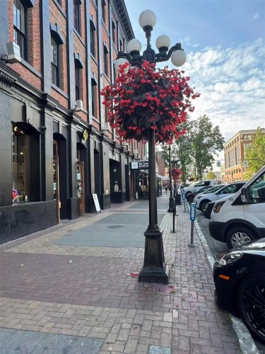 110-759 Yates St, Victoria, BC 