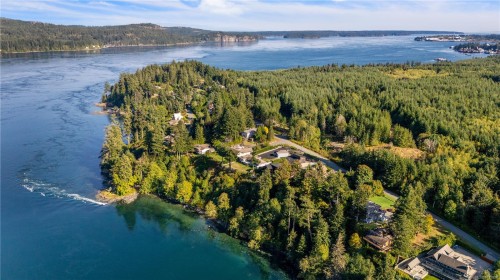 5898 Race Point Rd, Campbell River, BC 