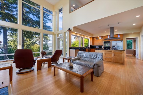 5898 Race Point Rd, Campbell River, BC 