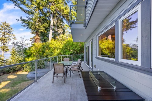 5898 Race Point Rd, Campbell River, BC 