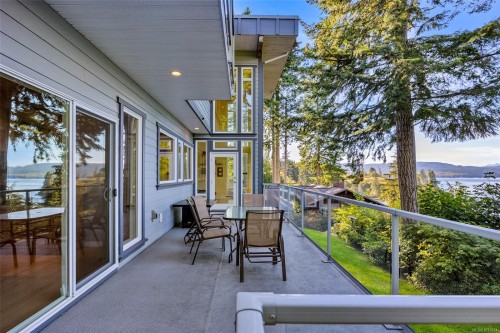 5898 Race Point Rd, Campbell River, BC 