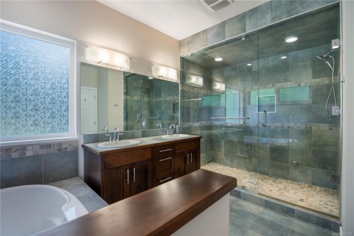 5898 Race Point Rd, Campbell River, BC 