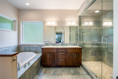 5898 Race Point Rd, Campbell River, BC 