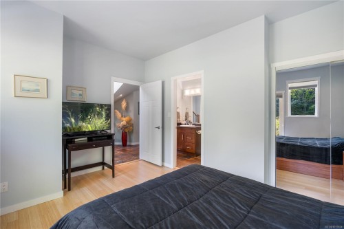 5898 Race Point Rd, Campbell River, BC 