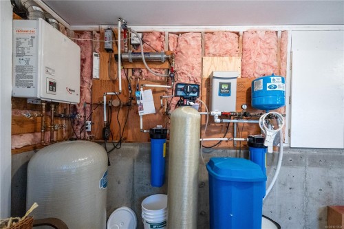 5898 Race Point Rd, Campbell River, BC 