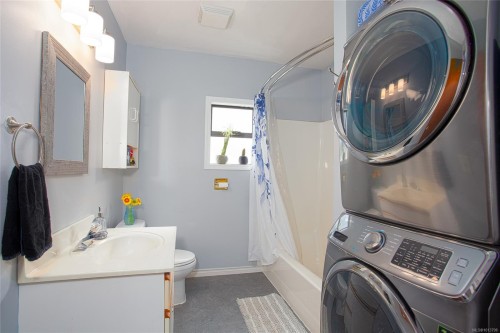 115 Boundary Rd, Lake Cowichan, BC 