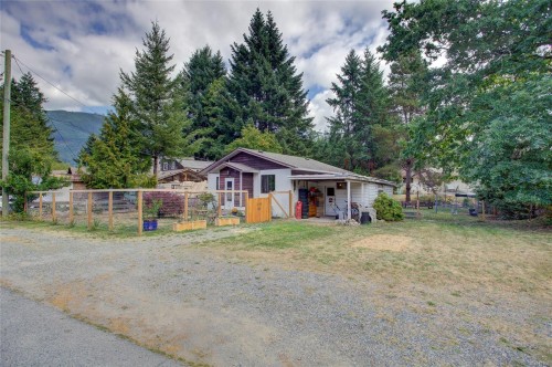 115 Boundary Rd, Lake Cowichan, BC 