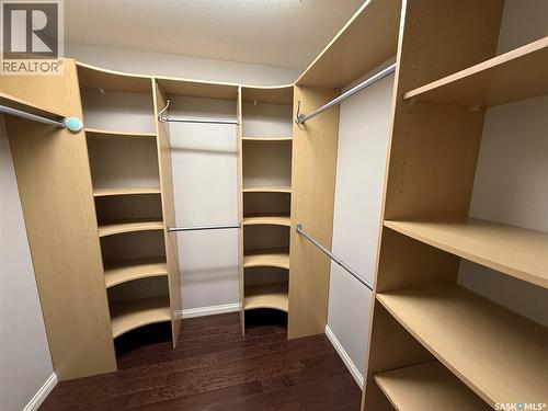 405 75 Souris Avenue, Weyburn, SK - Indoor With Storage