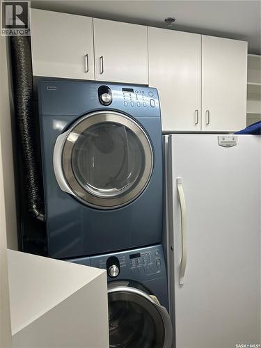 405 75 Souris Avenue, Weyburn, SK - Indoor Photo Showing Laundry Room