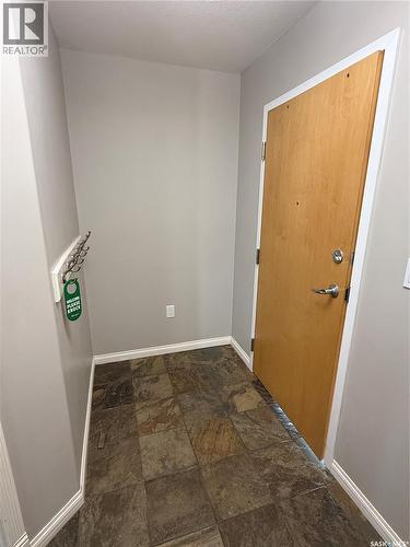 405 75 Souris Avenue, Weyburn, SK - Indoor Photo Showing Other Room