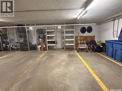 405 75 Souris Avenue, Weyburn, SK - Indoor Photo Showing Garage