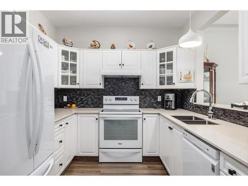 877 Klo Road Unit# 227, Kelowna, BC - Indoor Photo Showing Kitchen With Double Sink