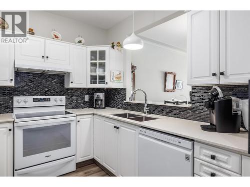 877 Klo Road Unit# 227, Kelowna, BC - Indoor Photo Showing Kitchen With Double Sink