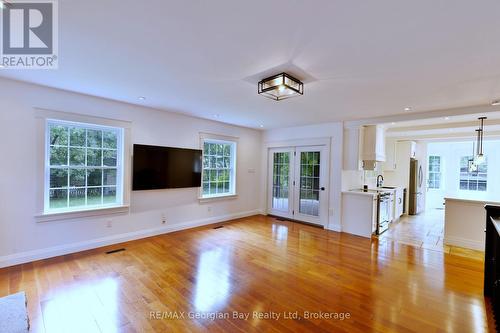 105 Duckworth Street, Barrie (Codrington), ON - Indoor