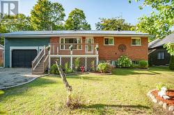 18 MUNDY AVENUE  Tiny, ON L9M 0B5