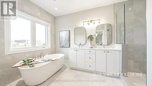 427 Masters Drive, Woodstock, ON - Indoor Photo Showing Bathroom