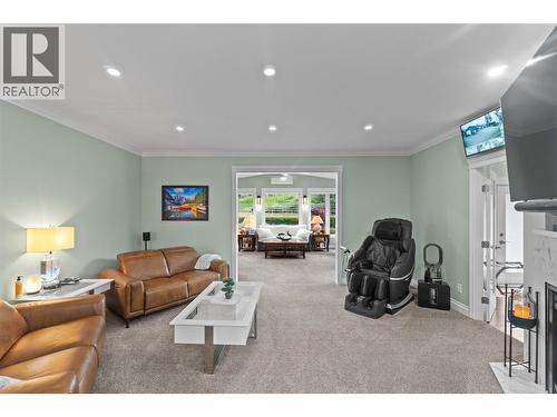 4911 Malpass Road, Armstrong, BC - Indoor Photo Showing Living Room