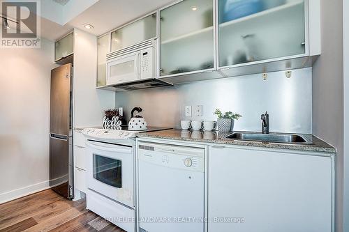 1612 - 25 Telegram Mews, Toronto, ON - Indoor Photo Showing Kitchen